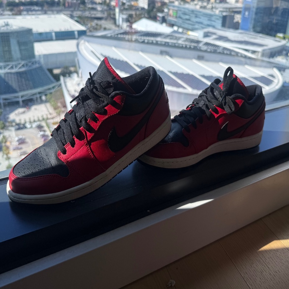 Mens Jordan 1 Low Top Shoes